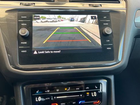 Used 2022 Volkswagen Tiguan SE FWD image 20