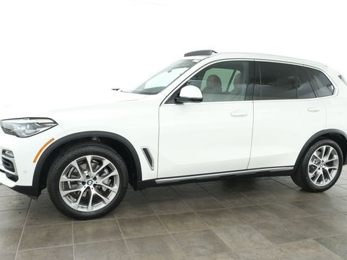 Used 2021 BMW X5 xDrive40i w/ Premium Package AWD/4WD image 2