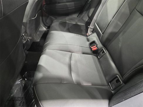 Used 2022 Toyota Corolla Cross XLE w/ Convenience Package image 14