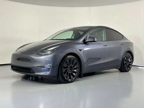 Used 2023 Tesla Model Y Performance AWD/4WD image 3