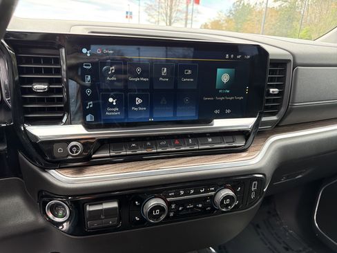 Used 2025 Chevrolet Silverado 1500 LT AWD/4WD image 27