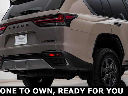 Used 2025 Lexus LX 700h Overtrail image 12