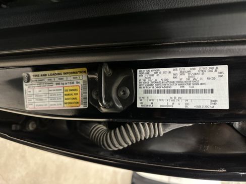 Used 2016 Ford F150 Platinum w/ Equipment Group 701A Luxury image 35