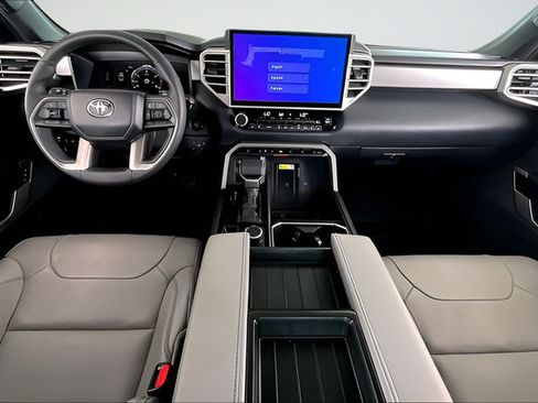 Used 2026 Toyota Tundra Limited AWD/4WD image 7