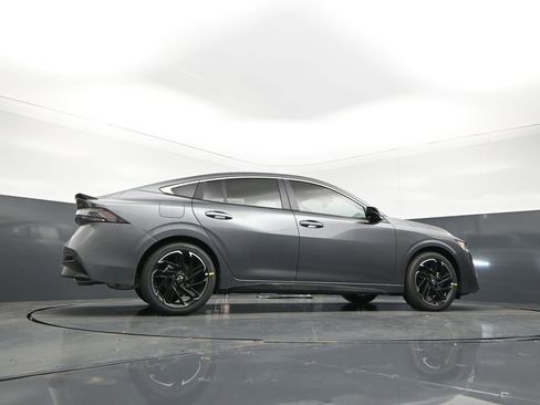 New 2026 Nissan Sentra SR w/ Floor Mat Package FWD image 29
