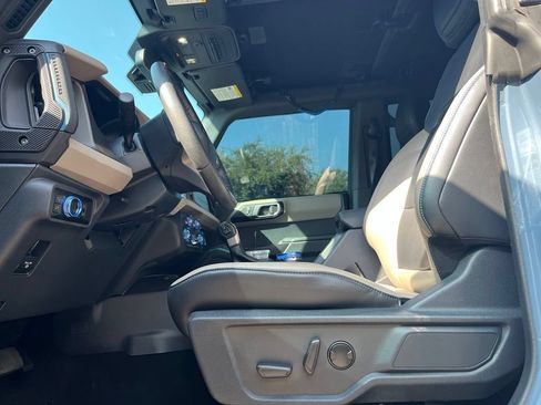 Used 2024 Ford Bronco Wildtrak AWD/4WD image 9