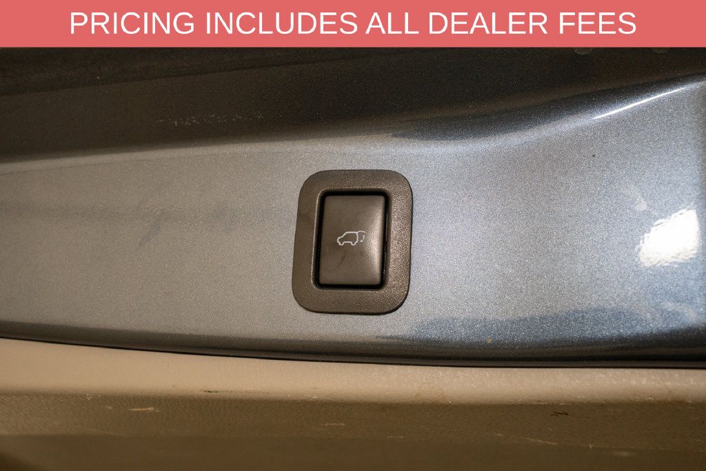 Used 2017 Toyota Highlander Limited Platinum AWD/4WD image 6