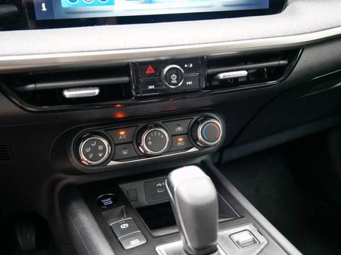 Used 2025 Nissan Kicks SV FWD image 19
