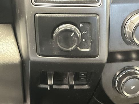 Used 2019 Ford F250 XLT w/ Camper Package image 16