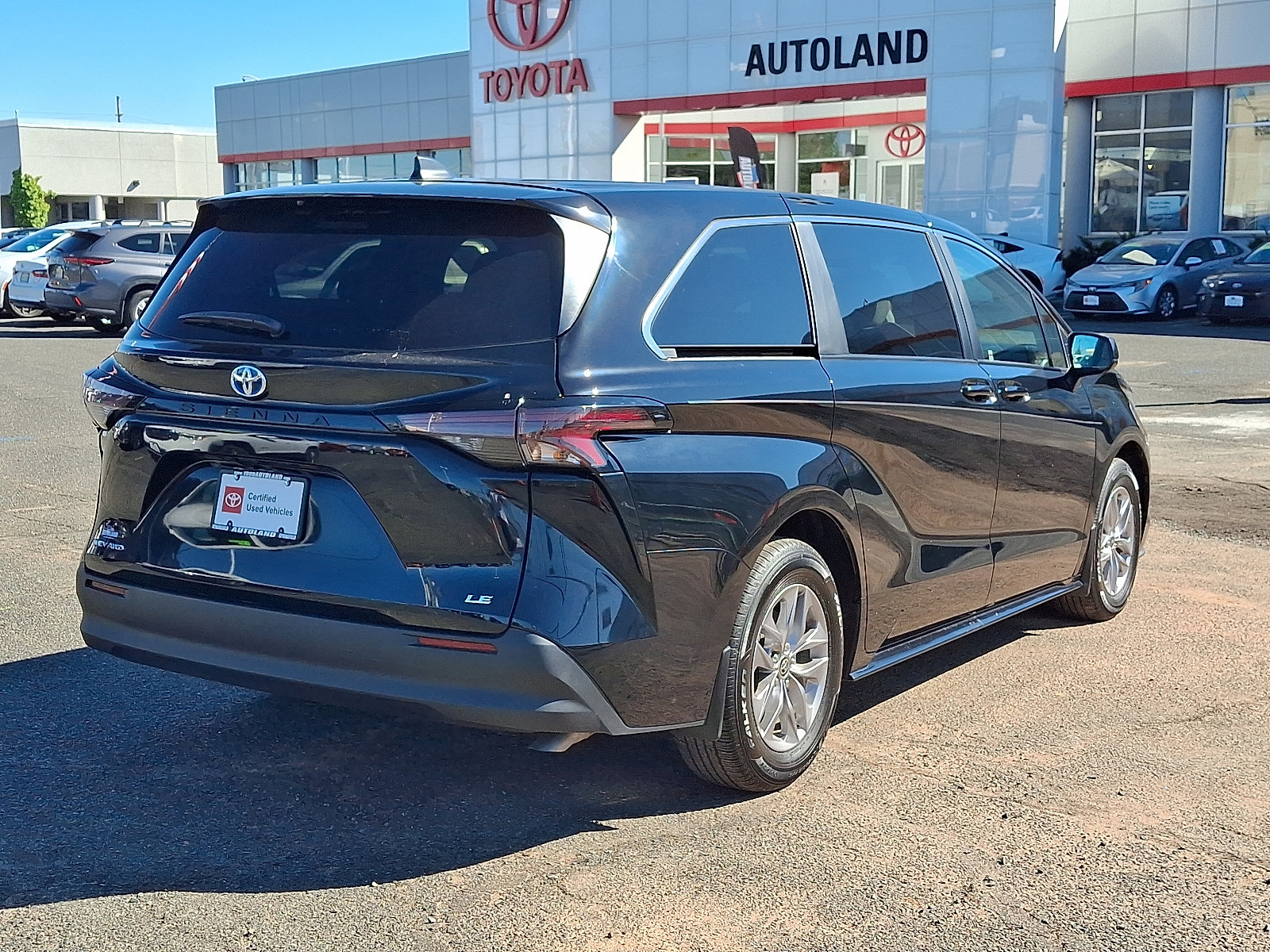 Certified 2025 Toyota Sienna LE AWD/4WD image 7