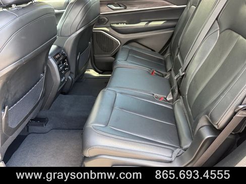 Used 2022 Jeep Grand Cherokee L Limited AWD/4WD image 18