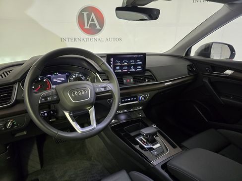 Used 2025 Audi Q5 2.0T Premium image 13