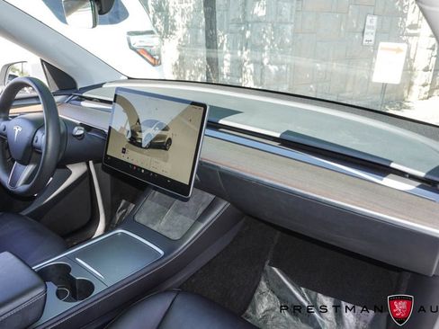 Used 2024 Tesla Model Y 2WD image 31