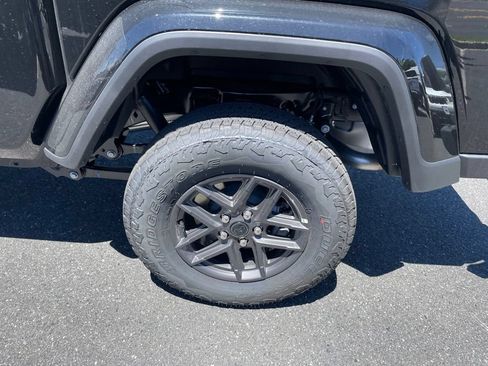 New 2026 Jeep Gladiator Sport AWD/4WD image 6