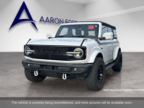 Used 2022 Ford Bronco Outer Banks image 2