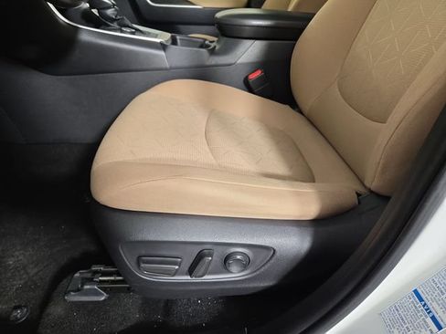 Used 2021 Toyota RAV4 XLE w/ Convenience Package AWD/4WD image 32