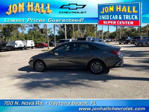 Used 2024 Hyundai Elantra SEL image 4