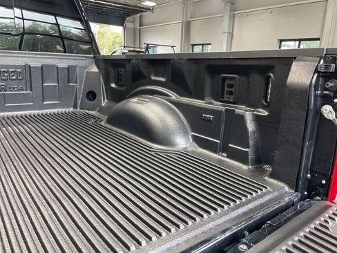 Used 2024 Ford F250 Lariat w/ Sport Appearance Package image 9