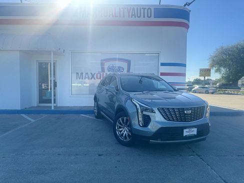 Used 2023 Cadillac XT4 Premium Luxury AWD/4WD image 16
