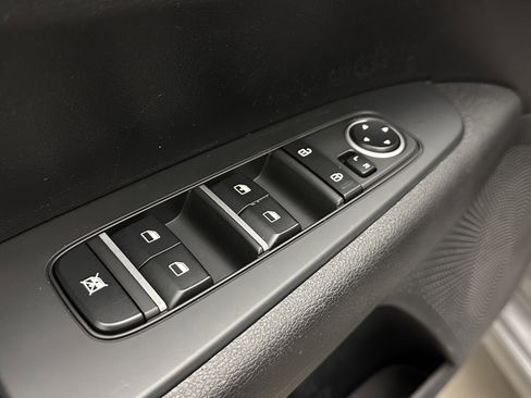 Used 2024 Kia Forte LXS image 11