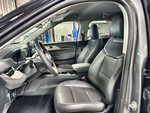 New 2026 Ford Explorer Active w/ Active Comfort Package RWD image 12