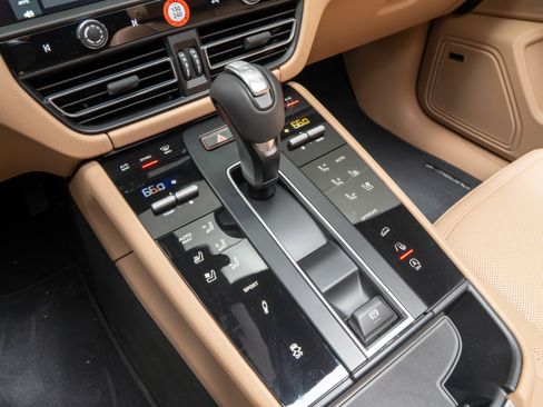 New 2026 Porsche Macan AWD/4WD image 25