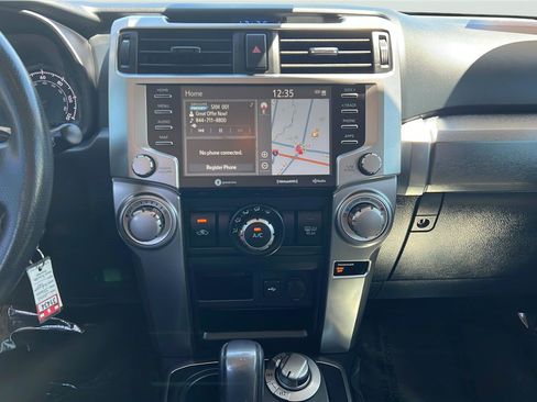 Used 2020 Toyota 4Runner SR5 AWD/4WD image 10