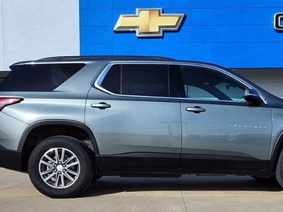 Used 2023 Chevrolet Traverse LT
