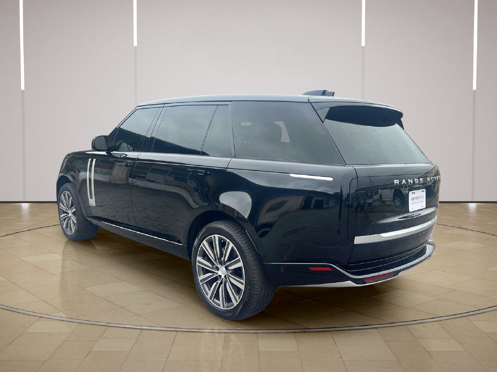 Used 2025 Land Rover Range Rover Long Wheelbase Autobiography AWD/4WD image 3