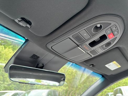 Used 2025 Genesis G70 2.5T w/ Sport Prestige Package image 30