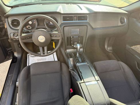 Used 2012 Ford Mustang Convertible image 15