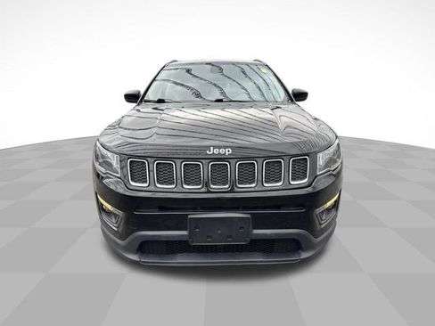 Used 2020 Jeep Compass Latitude w/ Cold Weather Group AWD/4WD image 2