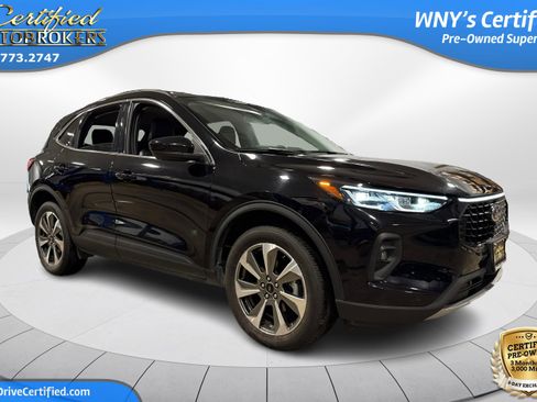 Used 2024 Ford Escape Platinum AWD/4WD image 3