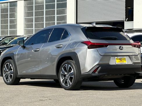 Used 2019 Lexus UX 200 w/ Premium Package FWD image 7