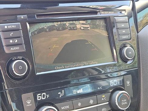 Used 2021 Nissan Rogue Sport SV image 12