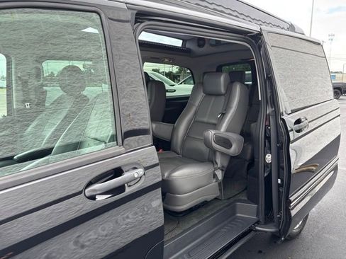 Used 2019 Mercedes-Benz Metris Passenger image 14