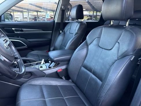 Used 2020 Kia Telluride EX w/ Towing Package FWD image 9