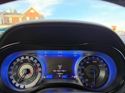 Used 2019 Chrysler 300 S image 17