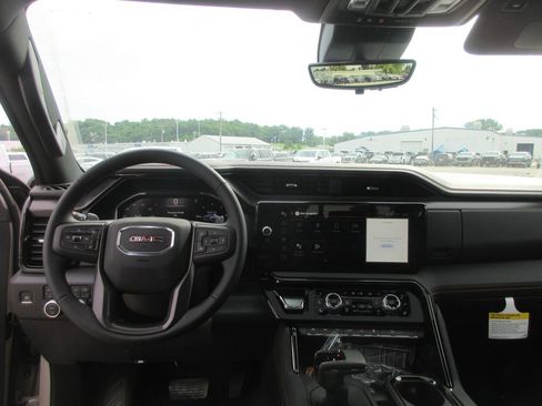 New 2026 GMC Sierra 1500 AT4 w/ AT4 Premium Package AWD/4WD image 16