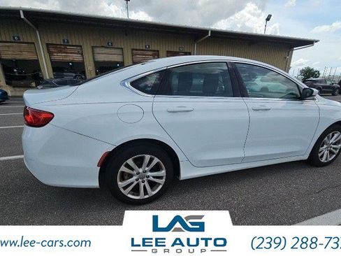 Used 2016 Chrysler 200 Limited image 3