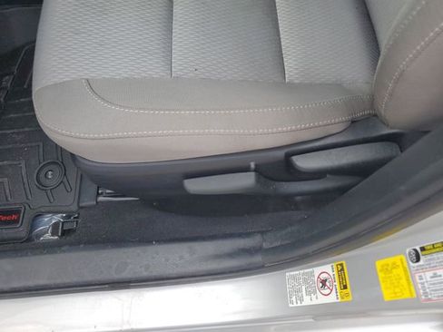 Used 2016 Toyota Corolla LE FWD image 18
