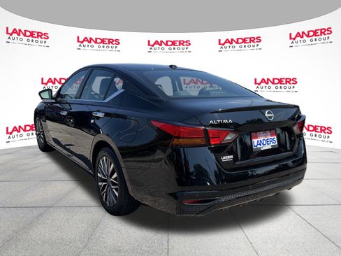 Used 2023 Nissan Altima 2.5 SV image 5