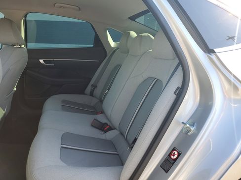 Used 2022 Hyundai Sonata SE image 9