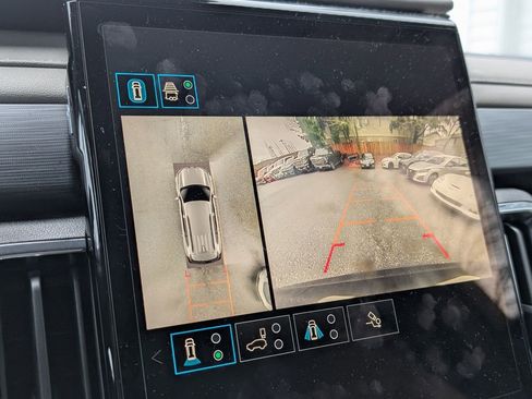 Used 2024 GMC Acadia Elevation image 27