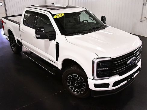 Used 2025 Ford F250 Platinum w/ FX4 Off-Road Package image 14