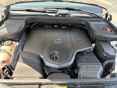 Used 2024 Mercedes-Benz GLS 450 4MATIC image 13