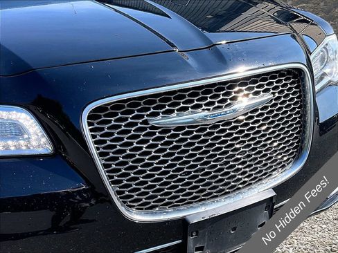 Used 2017 Chrysler 300 C Platinum AWD/4WD image 24