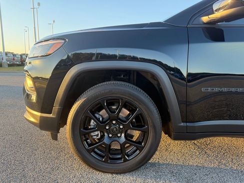 Used 2025 Jeep Compass Latitude w/ Altitude Special Edition image 27