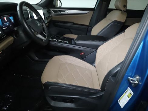 Certified 2024 Volkswagen Atlas Cross Sport SE AWD/4WD image 17