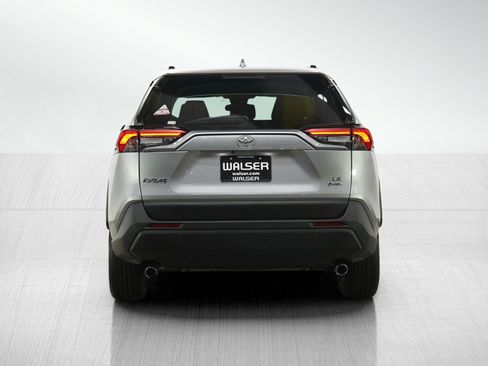 Used 2025 Toyota RAV4 LE AWD/4WD image 4